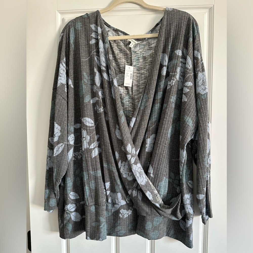 Women’s plus size 3X knit Floral Draped Top in Gray and Teal